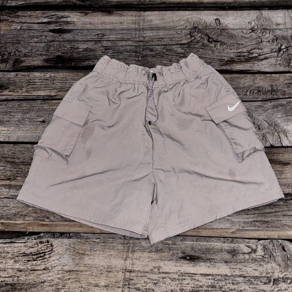 Nike Women’s Loose Fit Woven Cargo Shorts DM6247-019 Platinum Violet Size Small